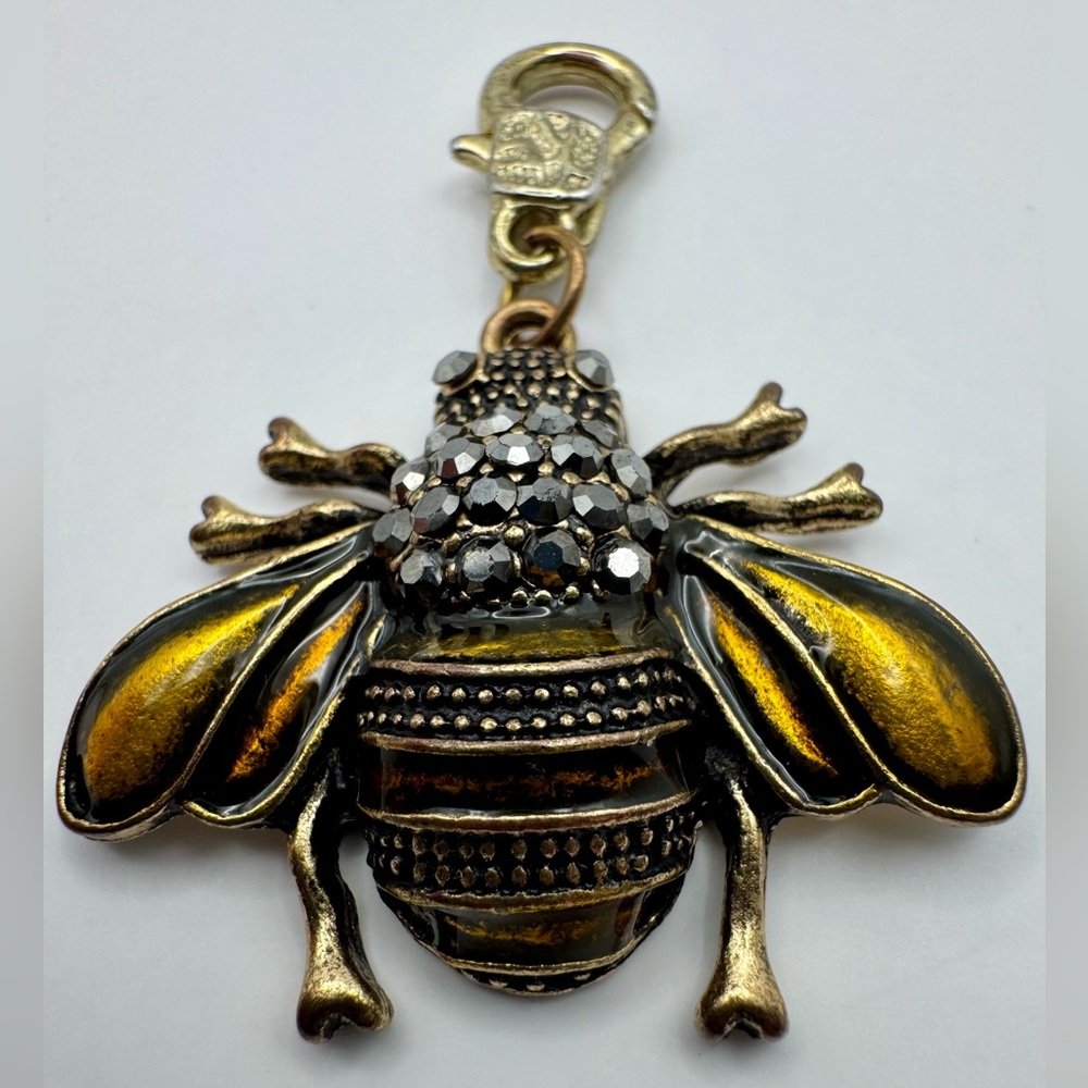 Beautiful Bumblebee Bag Charm Pendant Jewelry Charm with Black Rhinestones